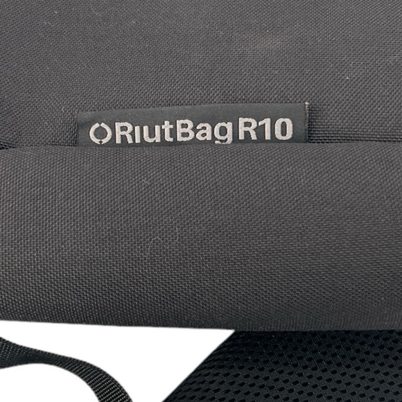 RiutBag R10 Black Travel Laptop Cushioned Backpack - Picture 2 of 11